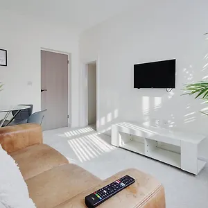  Apartment 1 Castle Lane